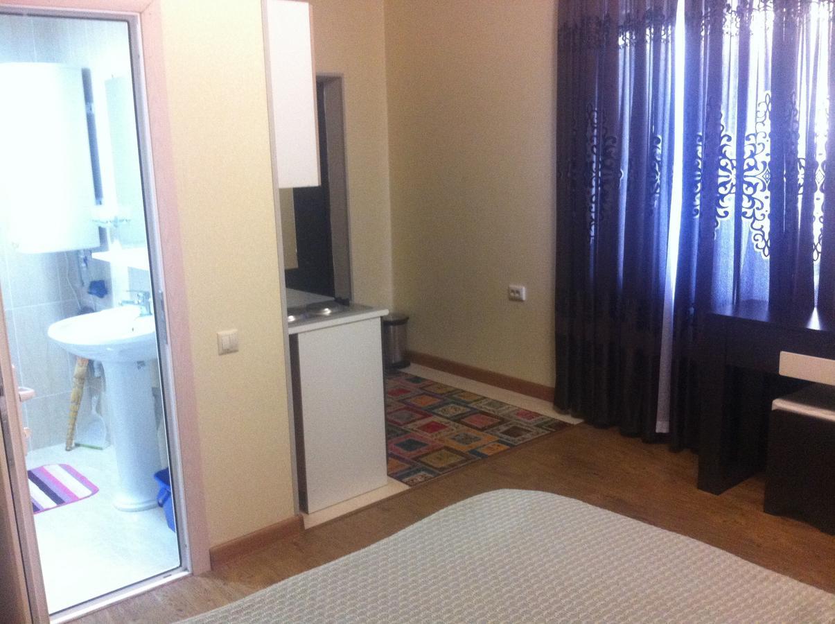 Vacation Home On Krasnomayakskaya 36 Σουχούμι Εξωτερικό φωτογραφία